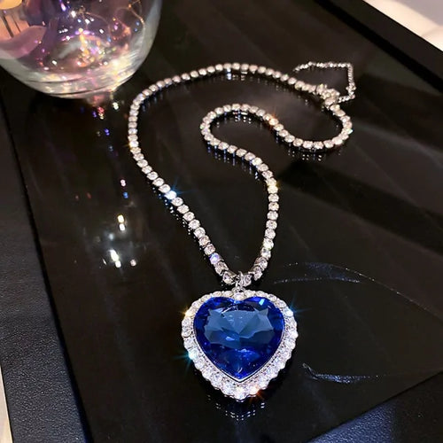 Load image into Gallery viewer, Titanic Heart Of Ocean Necklace
