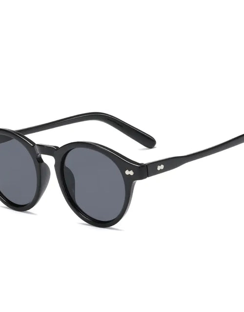 Load image into Gallery viewer, Retro Round Sunglasses
